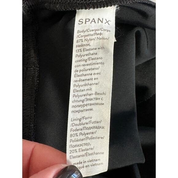 SPANX Faux Leather Camo Leggings Black Camo Size Small - Picture 10 of 11